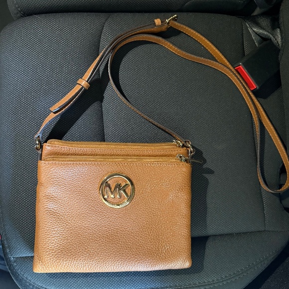 Michael Kors Crossbody - Picture 1 of 2